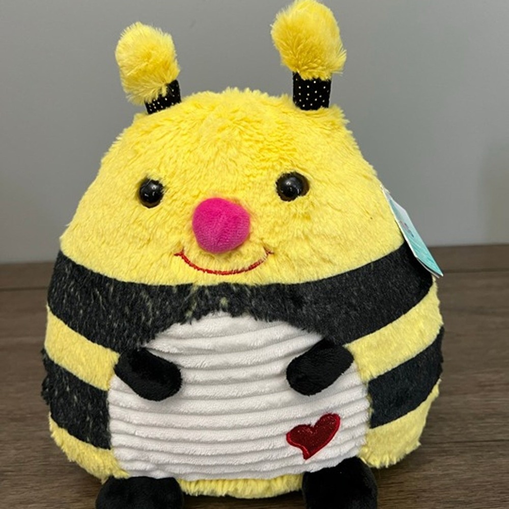 Hug Me Bumblebee Plush Stuffed Animal Yellow Black Bee Heart Soft Toy NWT